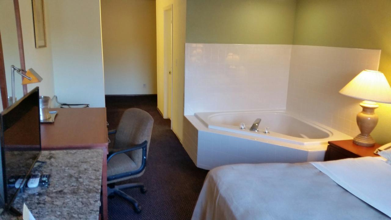 Riverwalk Inn & Suites Fort Atkinson Kültér fotó