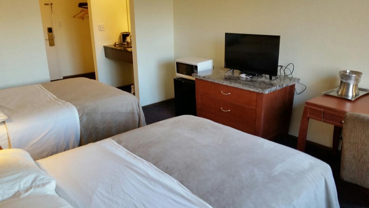 Riverwalk Inn & Suites Fort Atkinson Kültér fotó