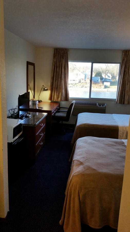 Riverwalk Inn & Suites Fort Atkinson Kültér fotó
