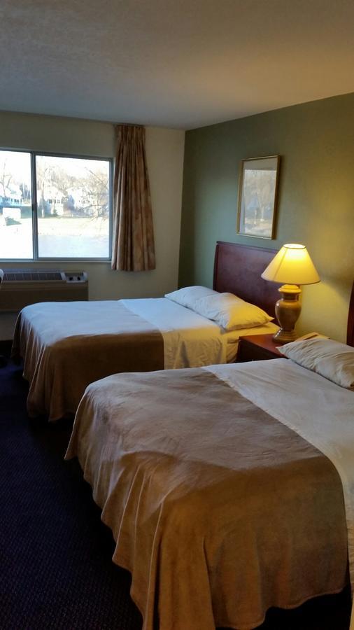 Riverwalk Inn & Suites Fort Atkinson Kültér fotó