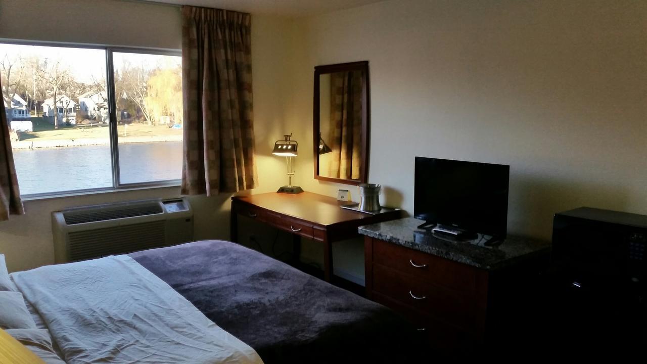 Riverwalk Inn & Suites Fort Atkinson Kültér fotó