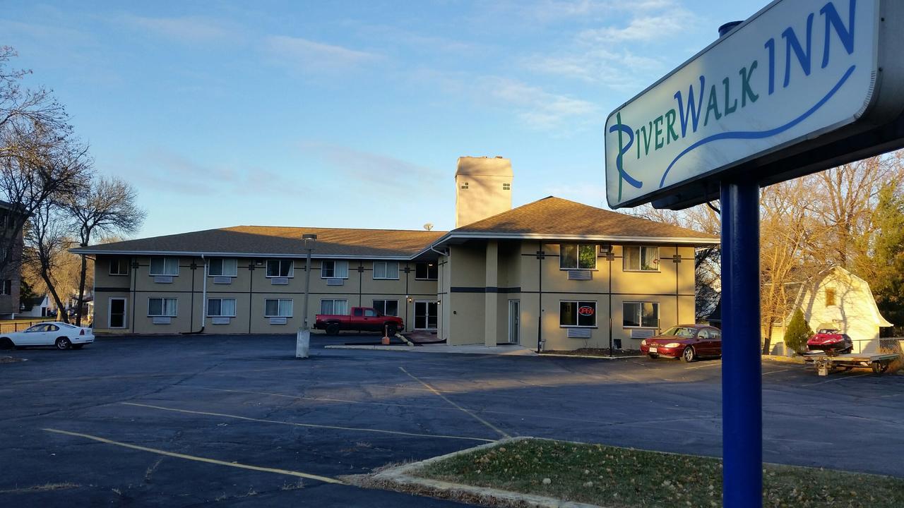 Riverwalk Inn & Suites Fort Atkinson Kültér fotó