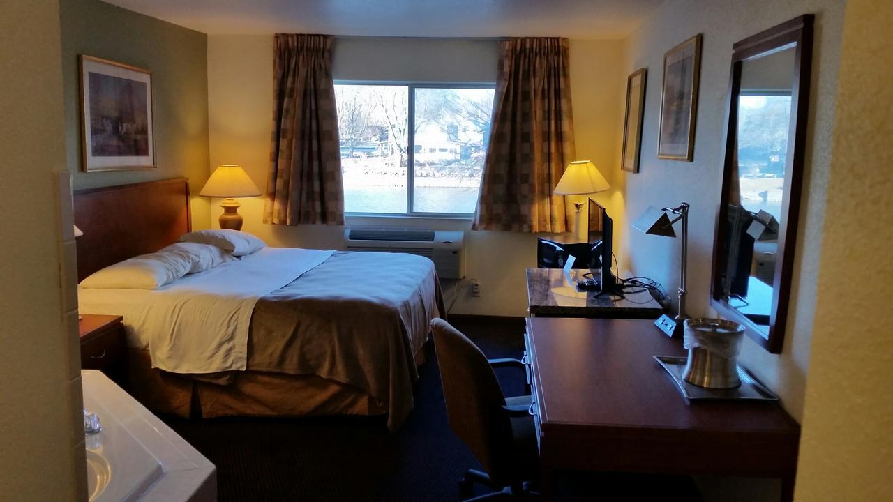 Riverwalk Inn & Suites Fort Atkinson Kültér fotó