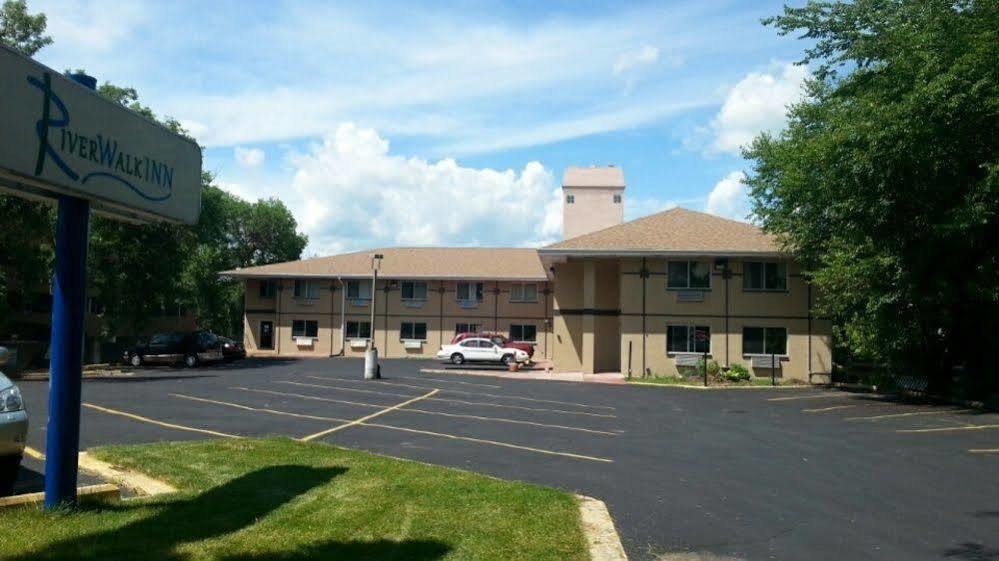 Riverwalk Inn & Suites Fort Atkinson Kültér fotó