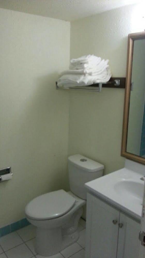 Riverwalk Inn & Suites Fort Atkinson Kültér fotó