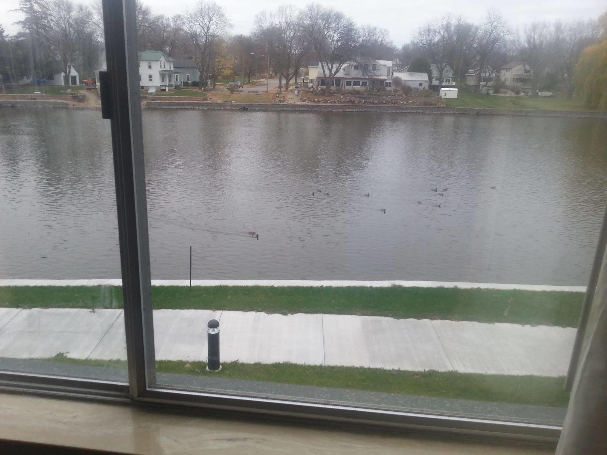 Riverwalk Inn & Suites Fort Atkinson Kültér fotó