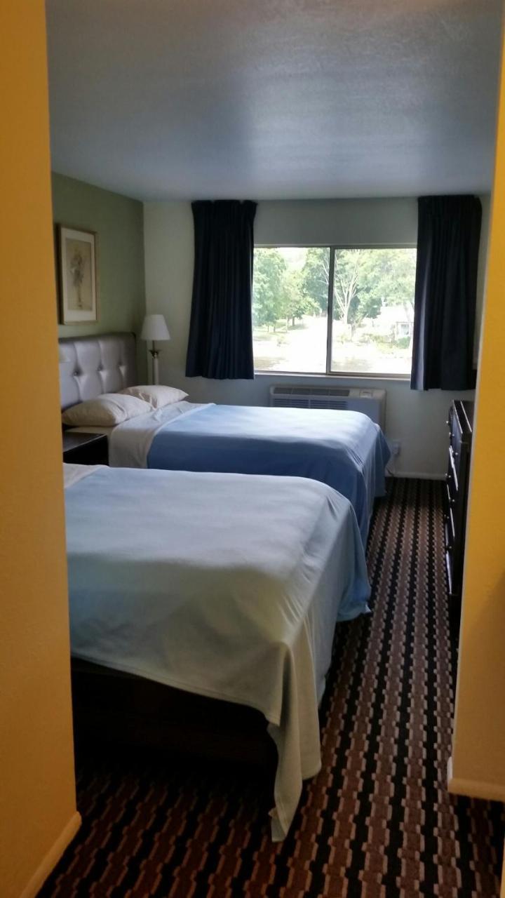 Riverwalk Inn & Suites Fort Atkinson Kültér fotó