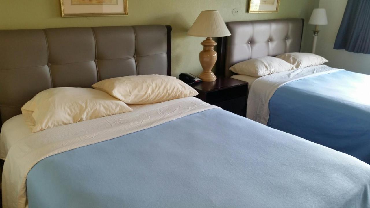 Riverwalk Inn & Suites Fort Atkinson Kültér fotó