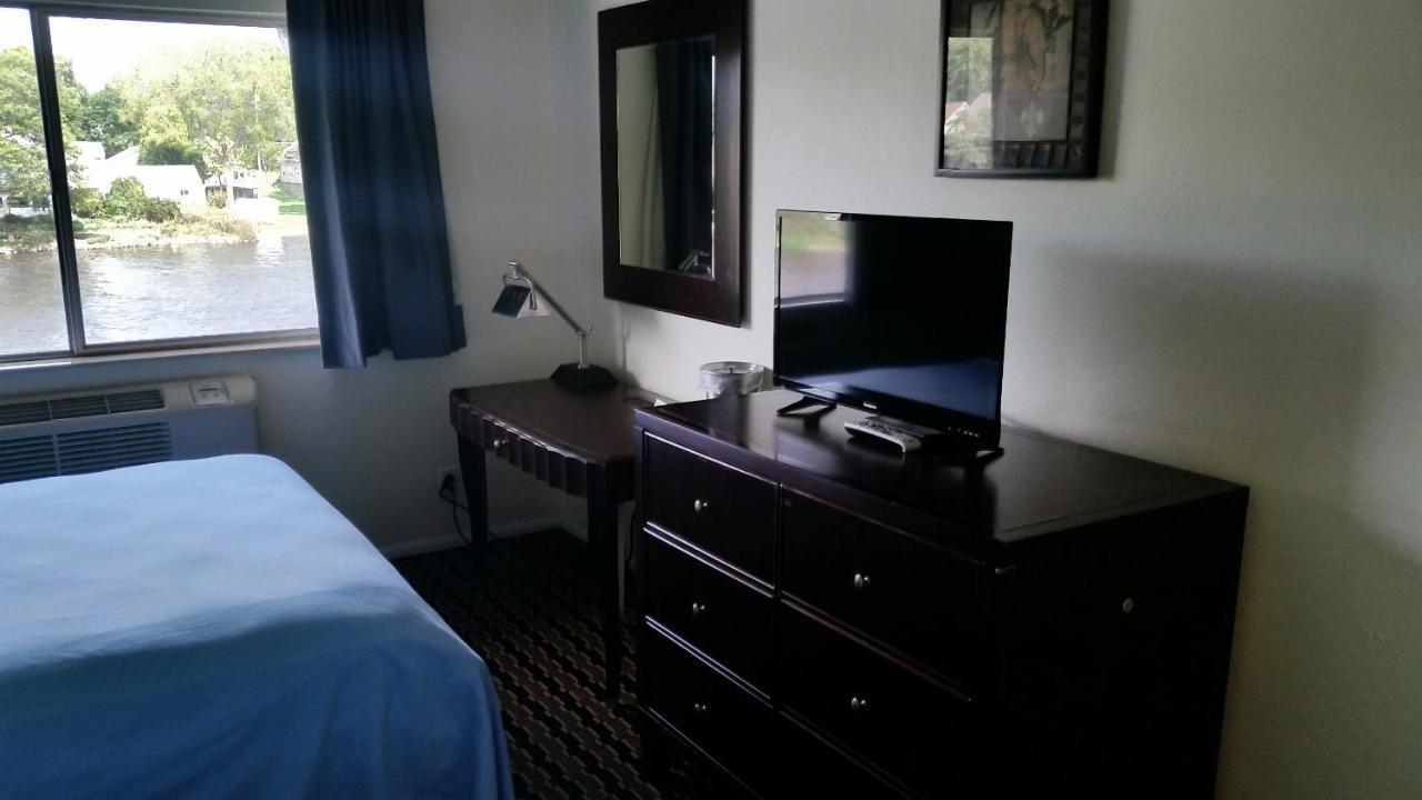 Riverwalk Inn & Suites Fort Atkinson Kültér fotó