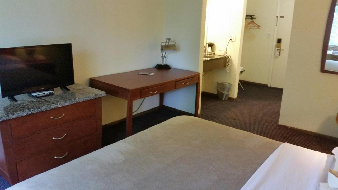 Riverwalk Inn & Suites Fort Atkinson Kültér fotó